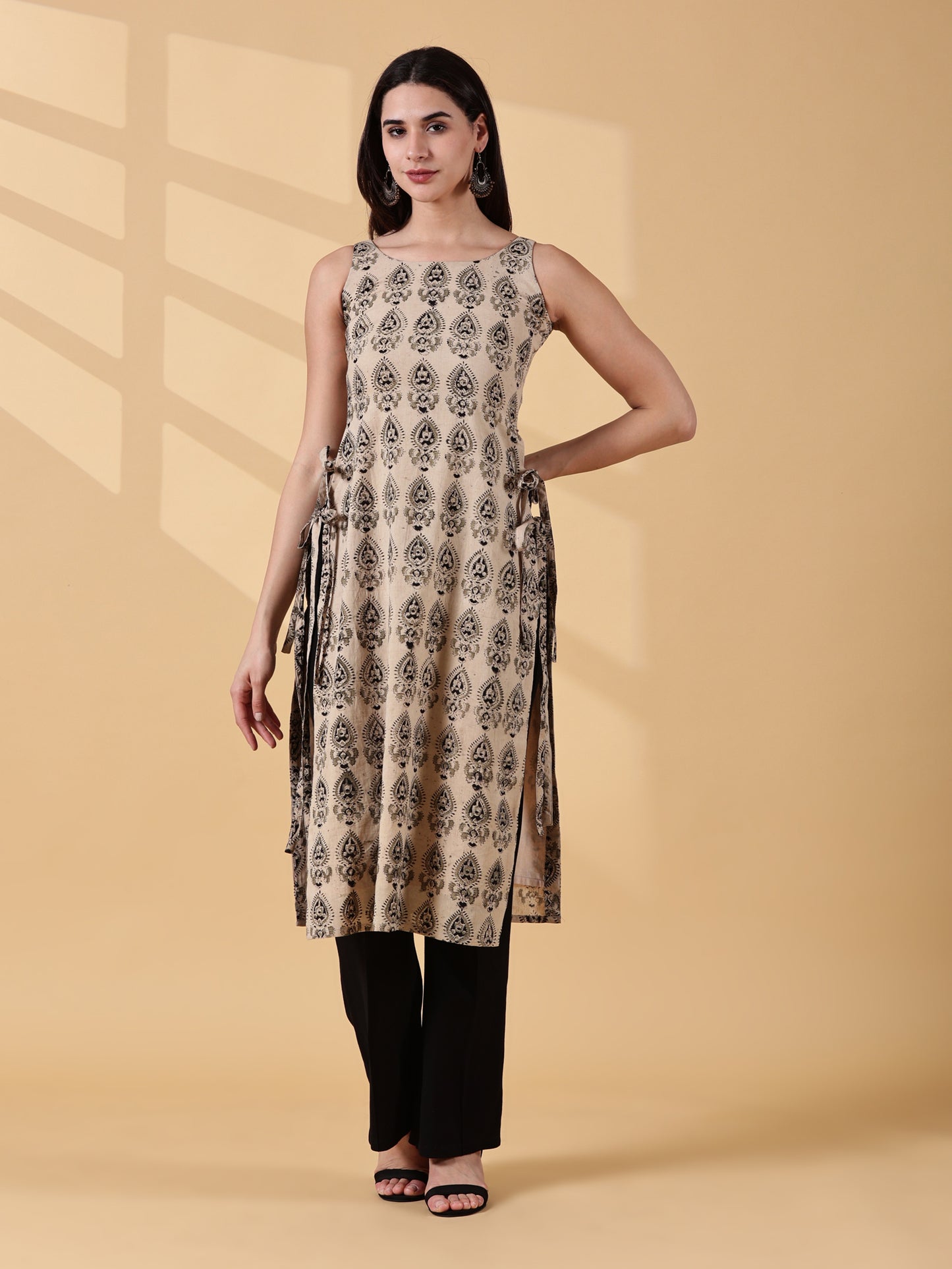 Pramiti Side-Slit Cotton Kurta – Sand Beige & Black Kalamkari