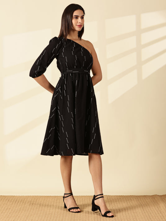 Selene One-Shoulder Black Midi Dress