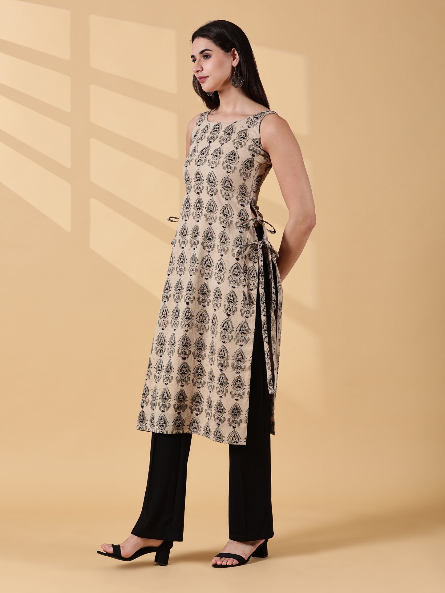 Pramiti Side-Slit Cotton Kurta – Sand Beige & Black Kalamkari
