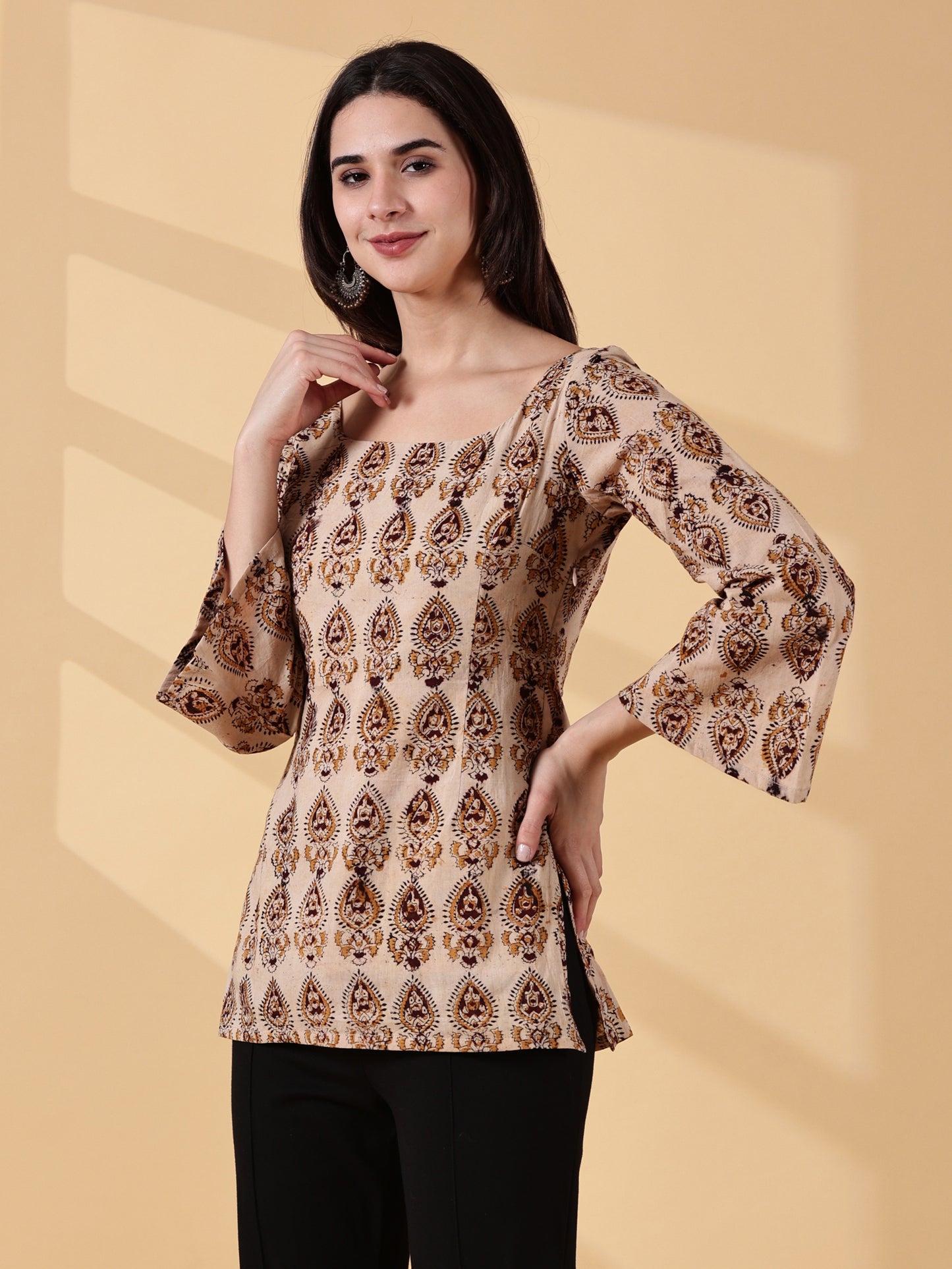 Indyvarna TISHA Full Sleeves Deep U-Back Cotton Kurti – Beige Kalamkari
