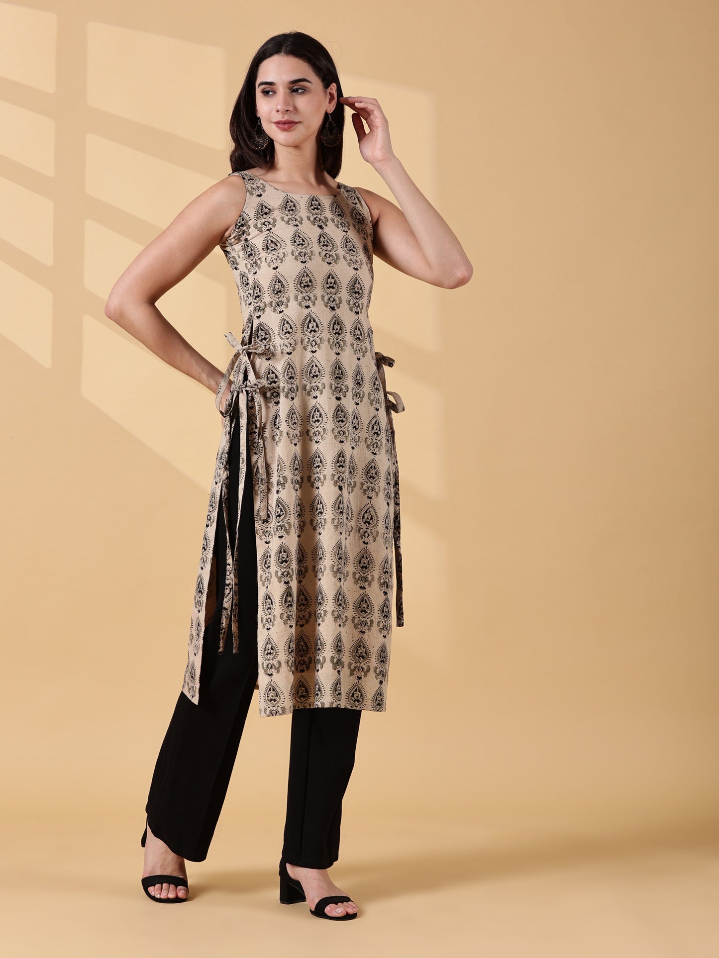 Pramiti Side-Slit Cotton Kurta – Sand Beige & Black Kalamkari