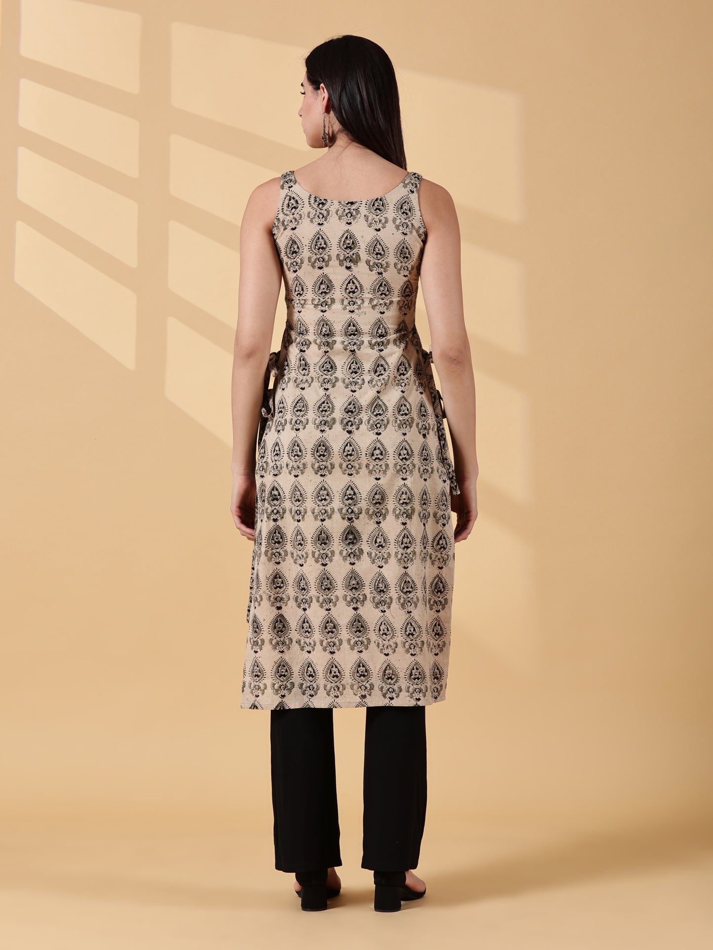 Pramiti Side-Slit Cotton Kurta – Sand Beige & Black Kalamkari