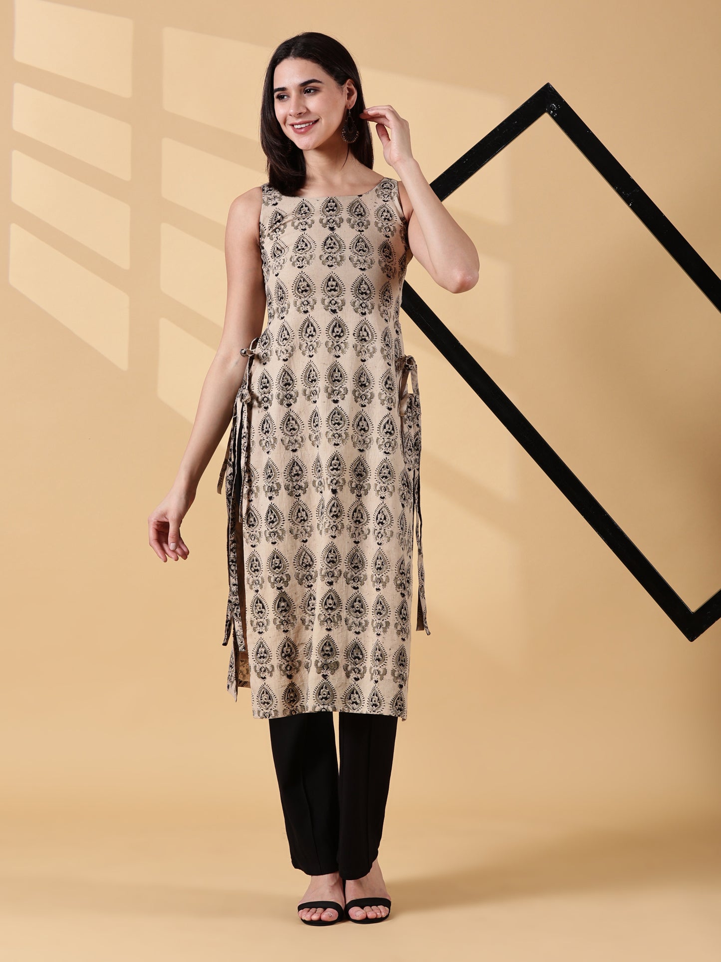 Pramiti Side-Slit Cotton Kurta – Sand Beige & Black Kalamkari