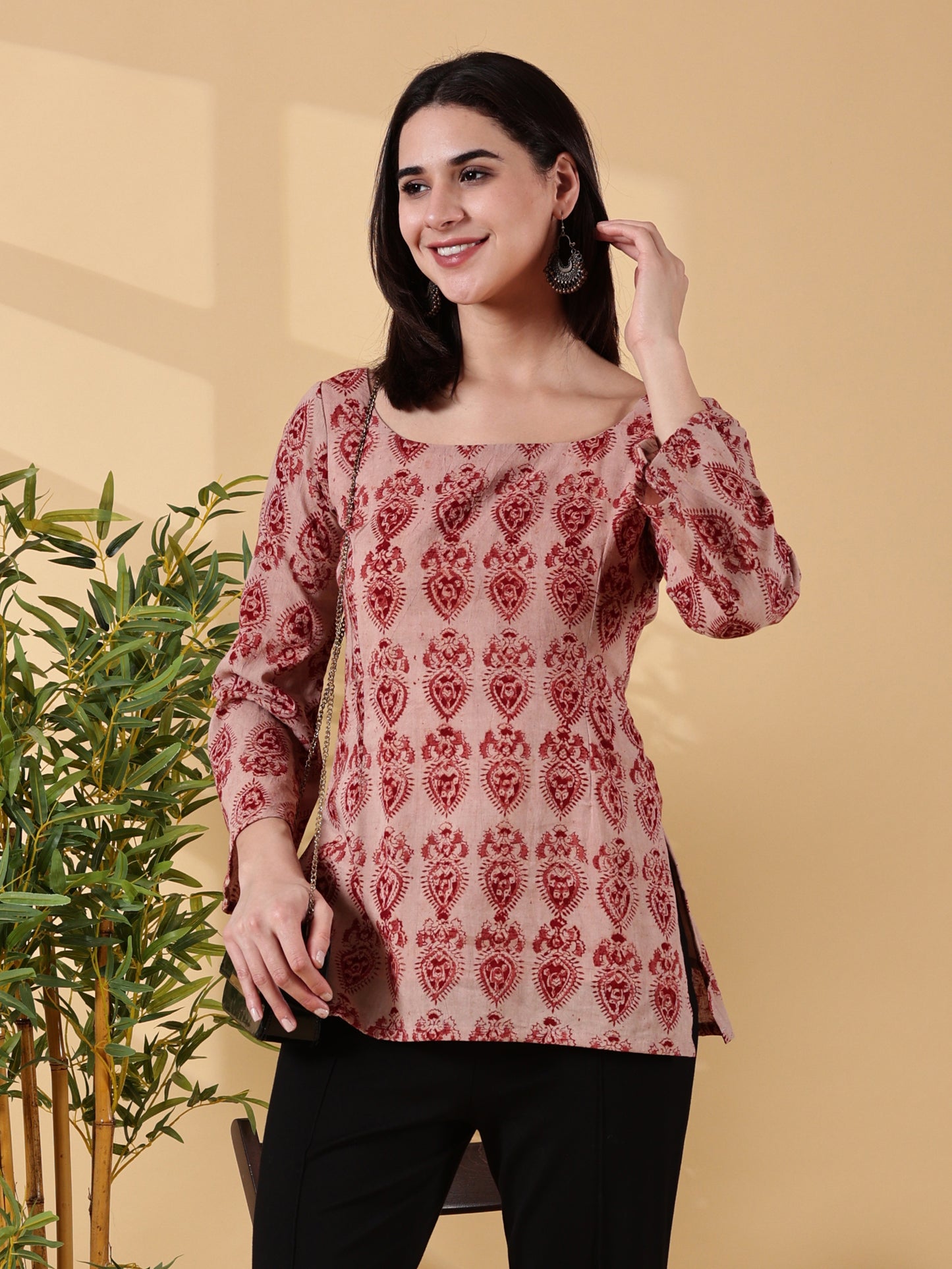 Indyvarna Disha Deep U-Back Cotton Kurti – Rose Red Kalamkari