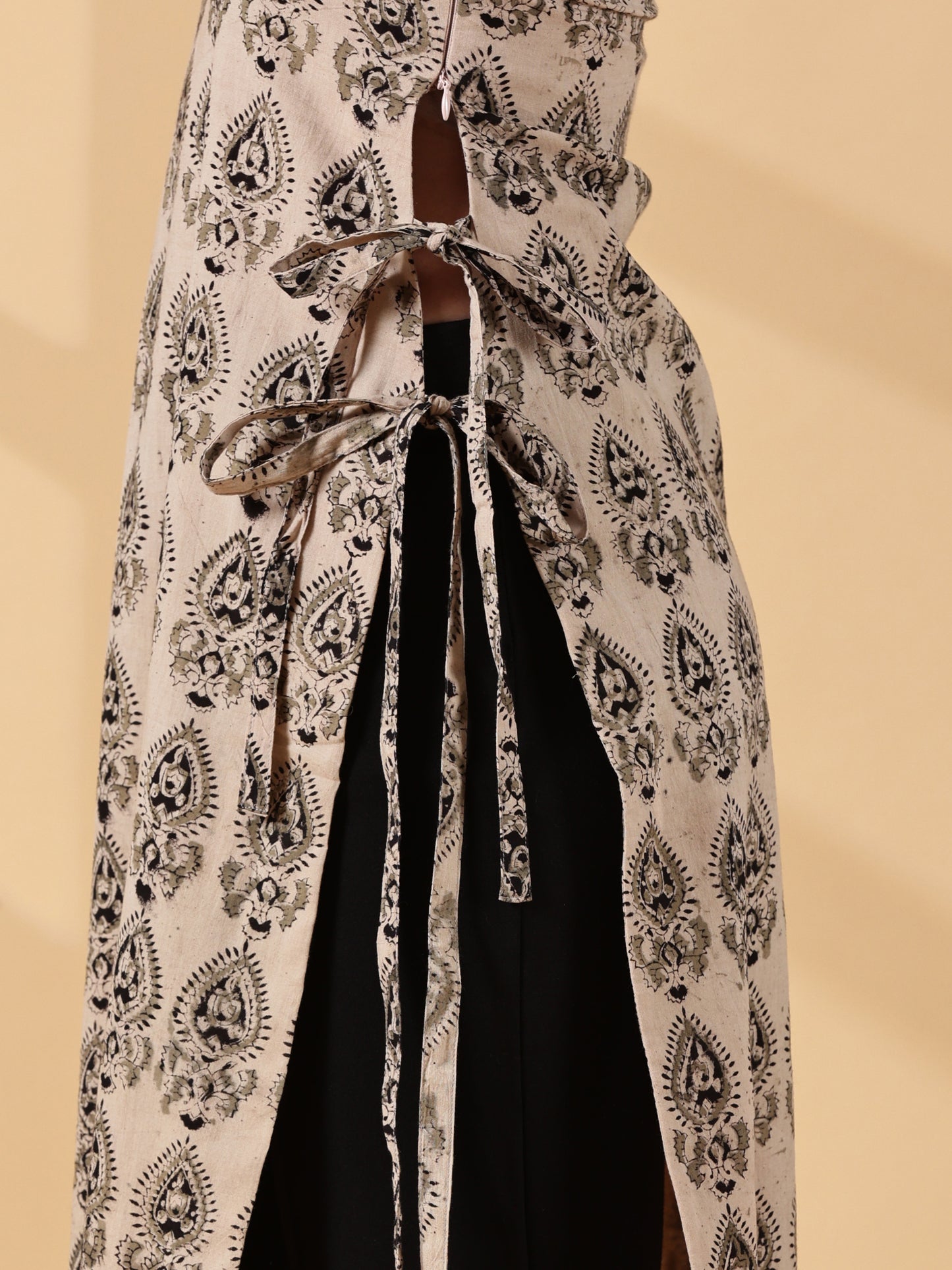 Pramiti Side-Slit Cotton Kurta – Sand Beige & Black Kalamkari