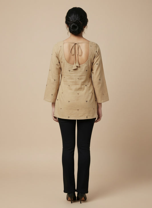 Indyvarna DISHA Deep U-Back Cotton Kurti – Beige Beauty in Handwoven