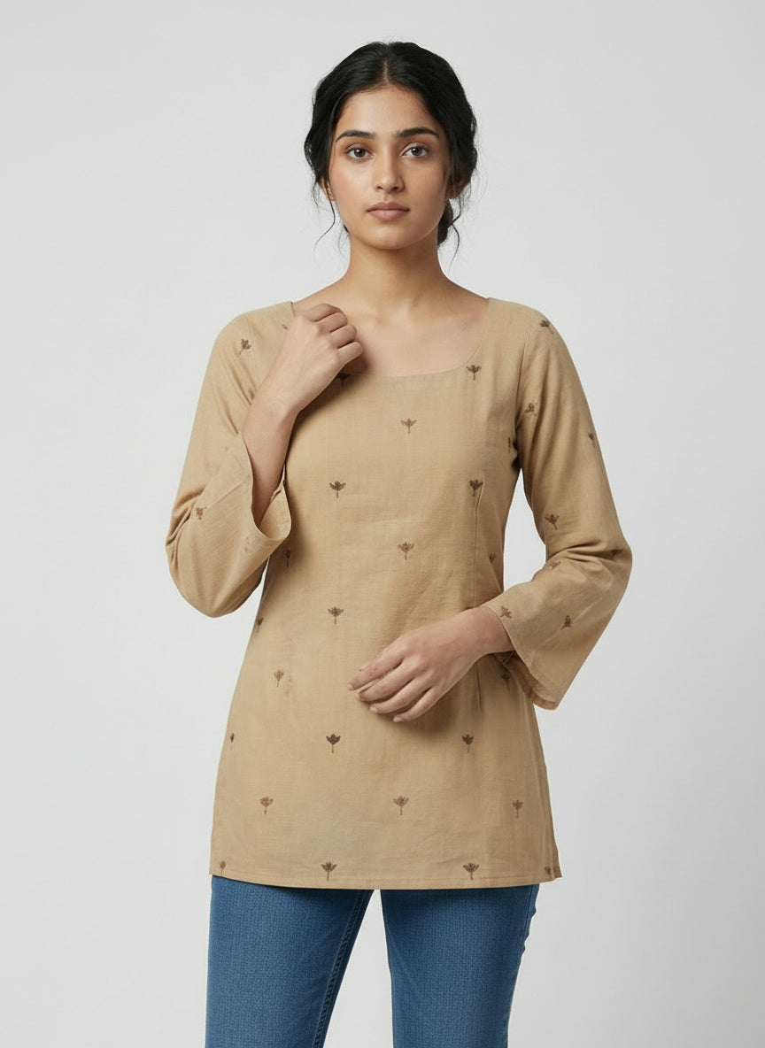 Indyvarna DISHA Deep U-Back Cotton Kurti – Beige Beauty in Handwoven